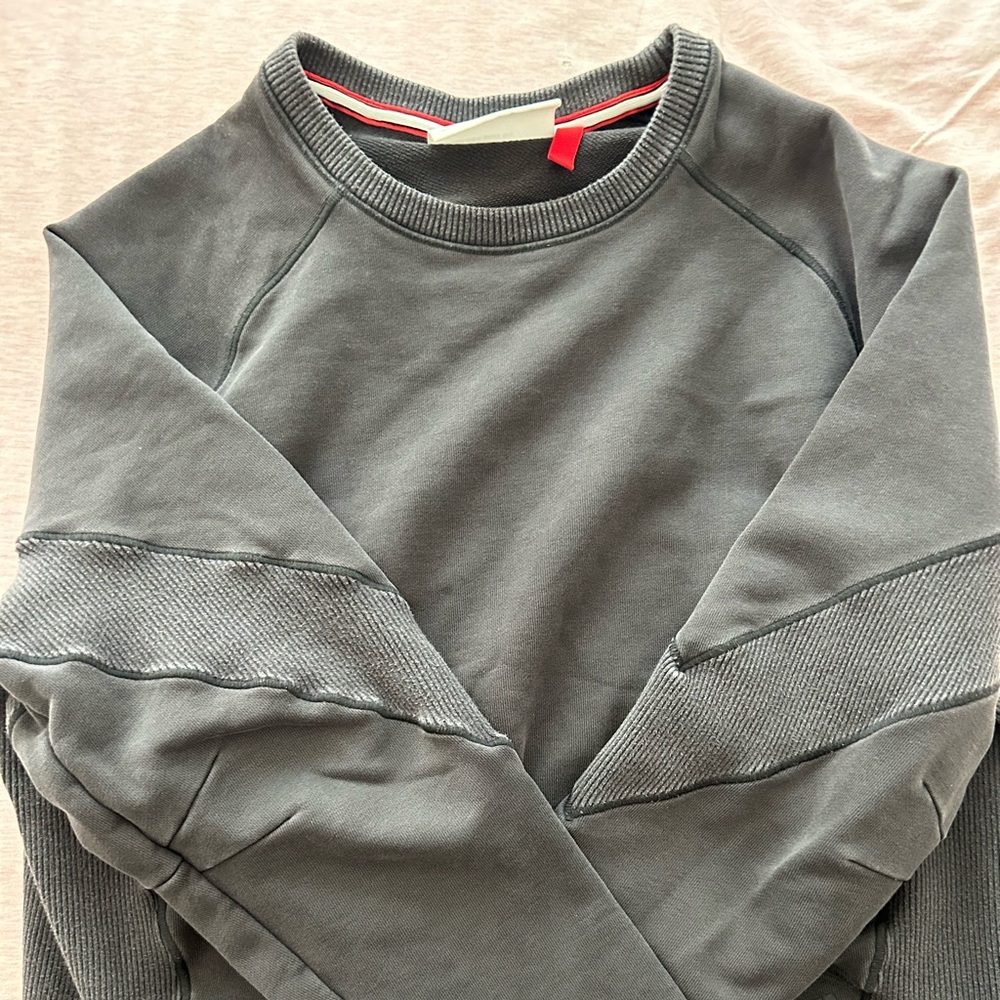 Wilson black sweatshirt